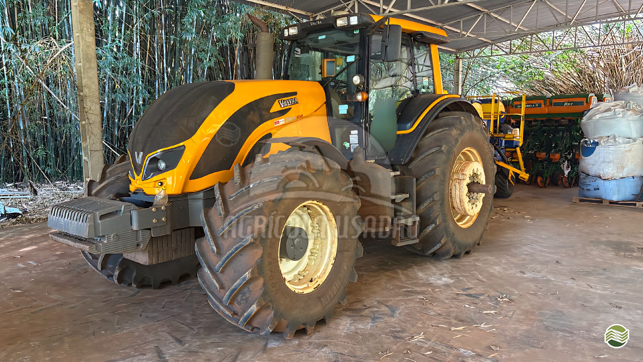 TRATOR VALTRA VALTRA BH 194 HiTech Tração 4x4 Agrícola Usadão TAQUARITUBA SÃO PAULO SP